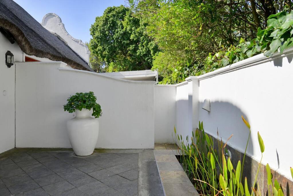 Mawethu Peaceful Garden With Covered Pool And Braai Area Cape Town Exterior photo